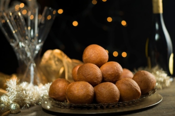 Oliebollen zonder rozijnen, 11 halen, 10 betalen